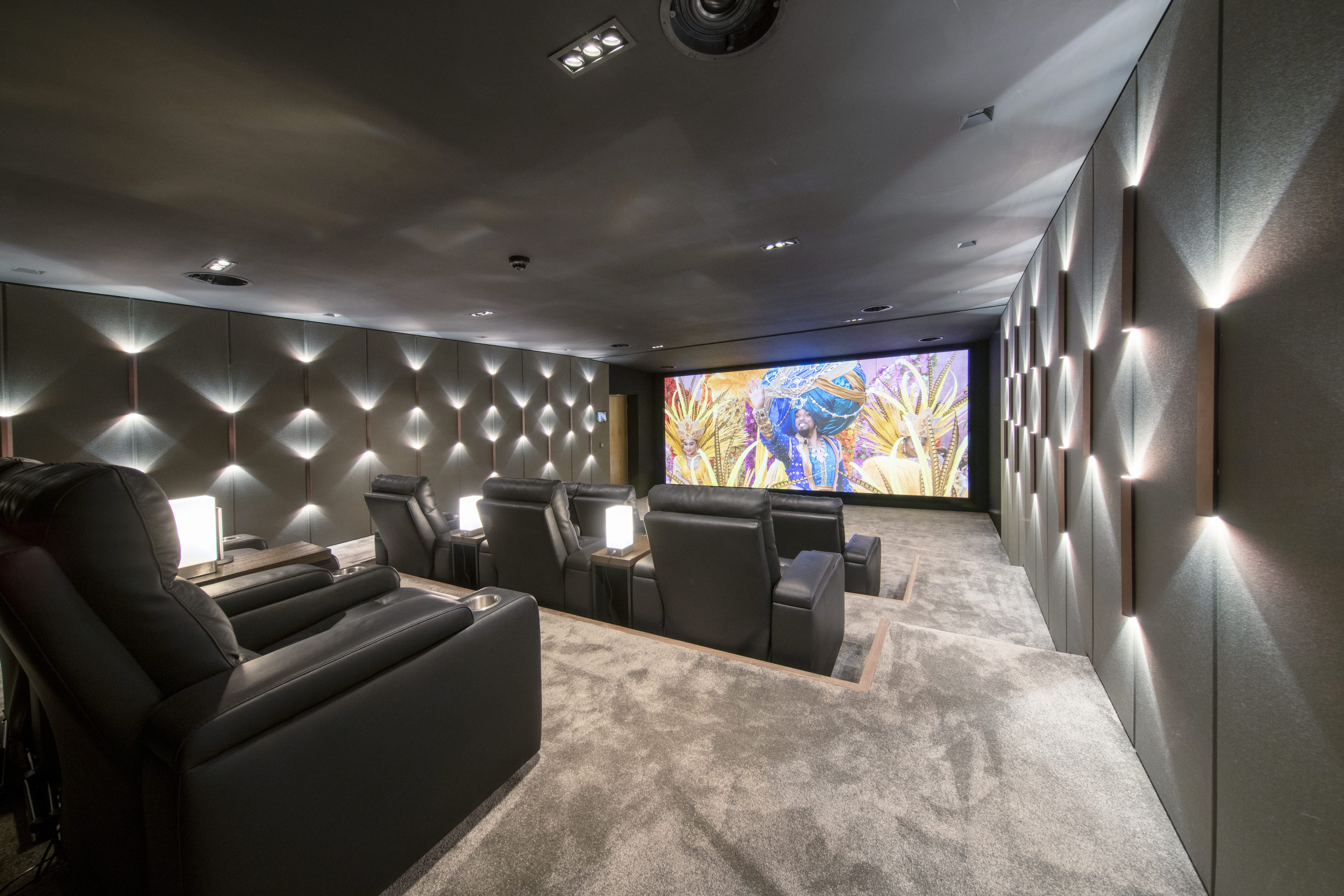 Cinema wall lighting